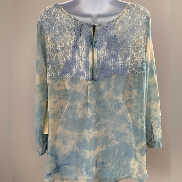 NWT Aratta Powder Blue Lace V-Neck Floral Overlay Silk Blouse - Picture 2 of 16